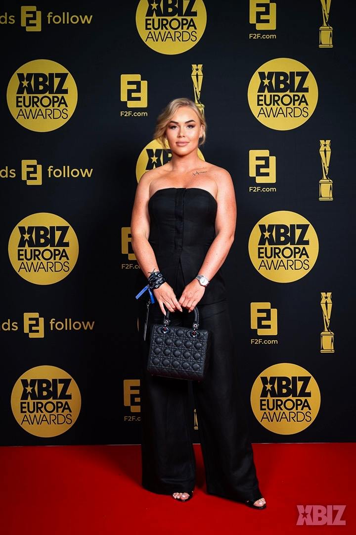 Von sexy Fotos zur Fitness-Queen: Wie Demi die Online-Welt erobert